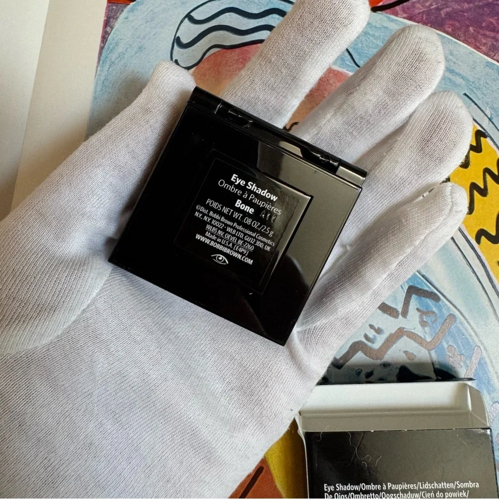 Bobbi Brown Bone 2 DISCONTINUED Original Formula Eye Shadow (2.5 g / 0.08 oz)